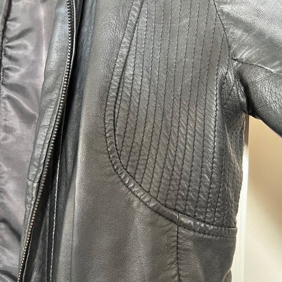 Exceptionally soft, high quality leather motorcycle jacket with mandarin collar - Picture 7 of 7